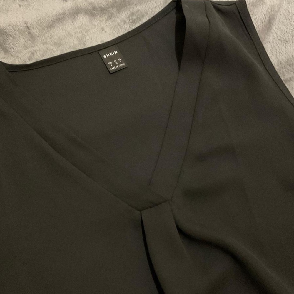 Black Flowy Tank Top